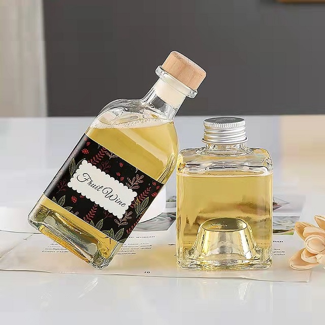 Factory wholesaleGlass Wine Bottles For Sale- Wholesale 267ml Clear Bordeaux Glass Wine Bottles Cui Can Glass detail pictures