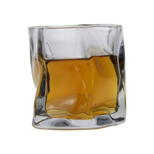 Low price wholesale 180ml unique twisted shape wine whisky vodka glass cup